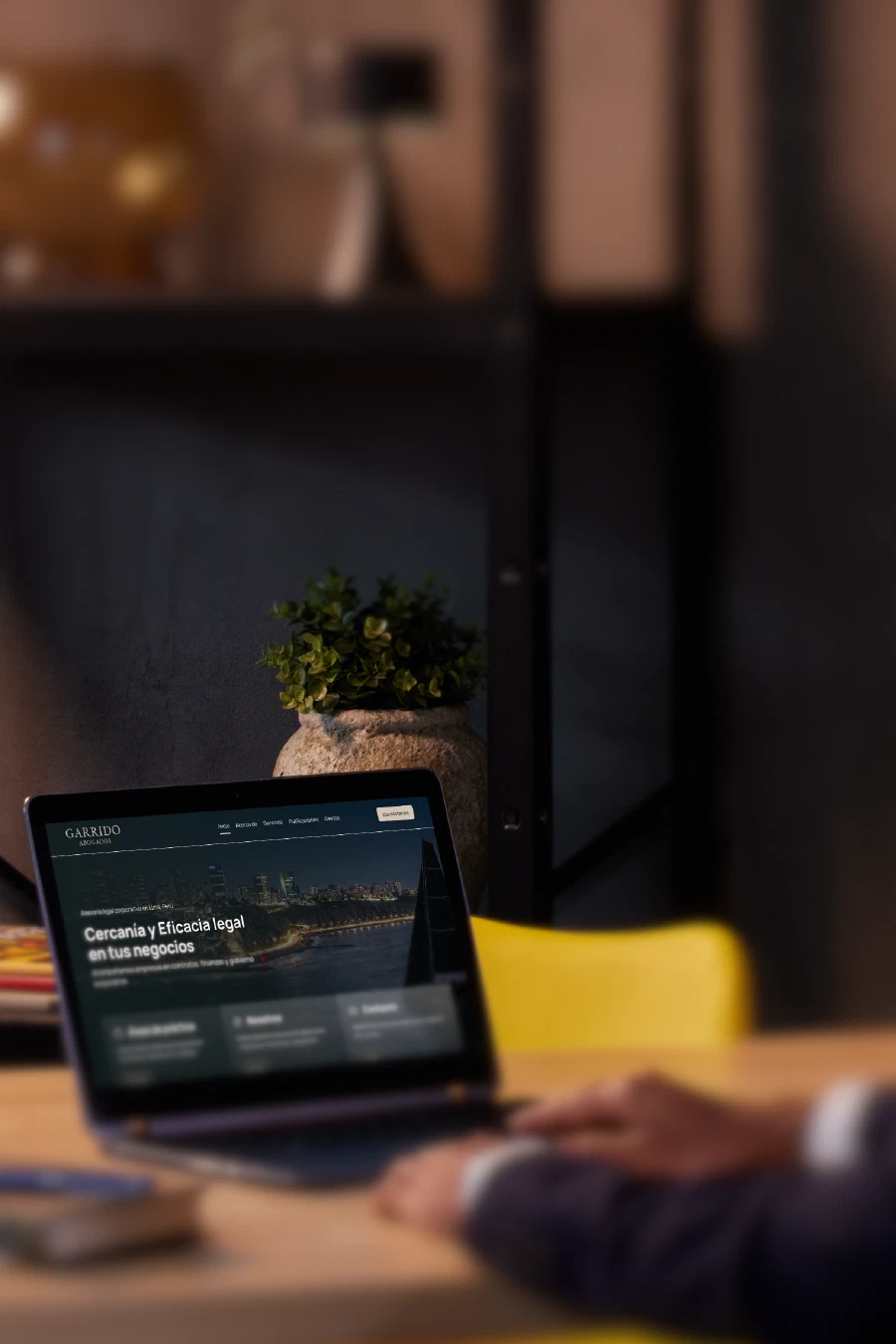 Una web legal para comunicar experiencia, especialización y respaldo corporativo